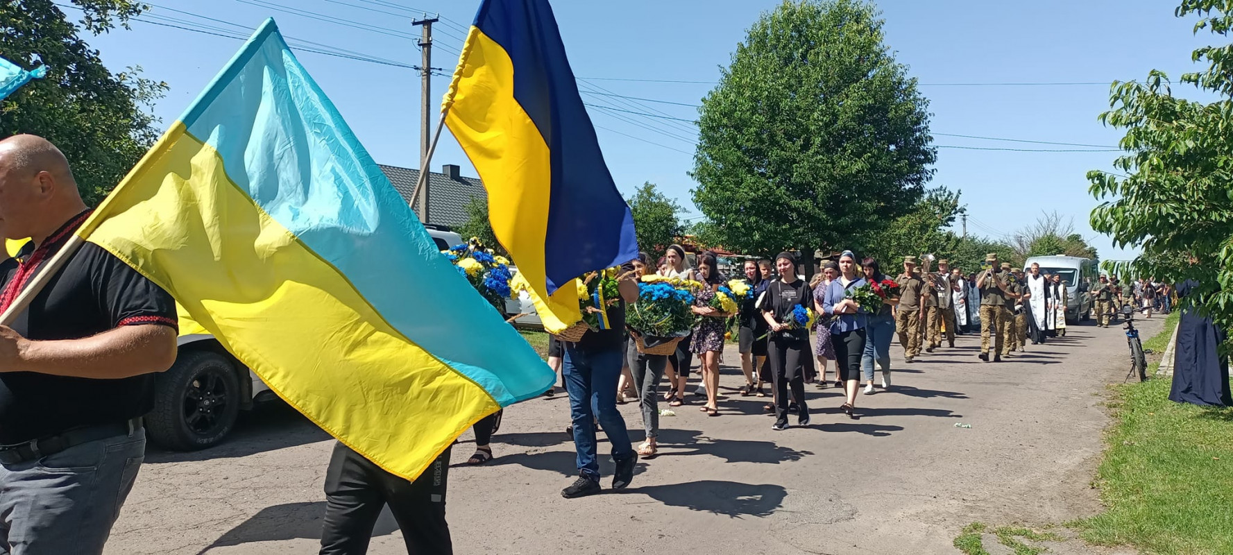 Син втратив батька: на Волині прощались з Героєм Миколою Генелюком