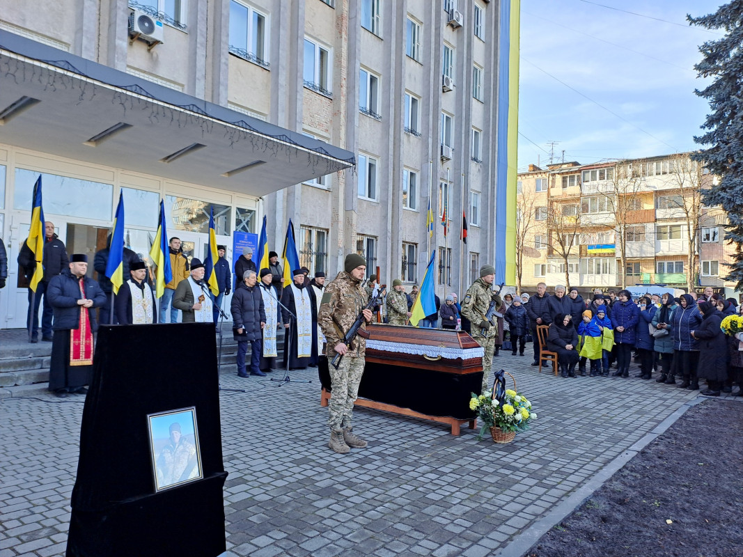 Двоє синочків втратили батька: на Волині попрощались з Героєм Дмитром Табачуком