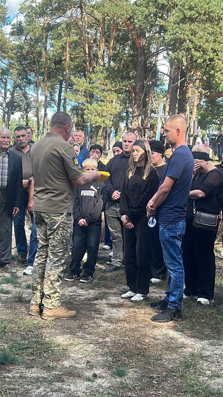 Повернувся додому «на щиті»: на Волині попрощалися із захисником Сергієм Міньковським