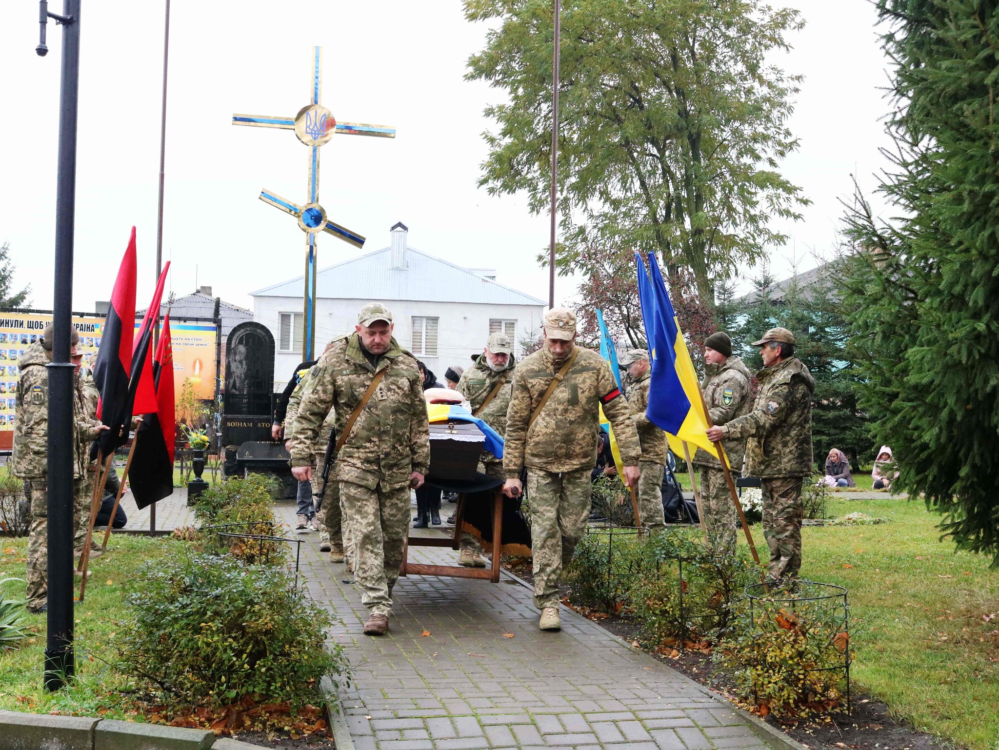 Довгий час вважався зниклим безвісти: на Волині попрощалися з Героєм Валентином Боском