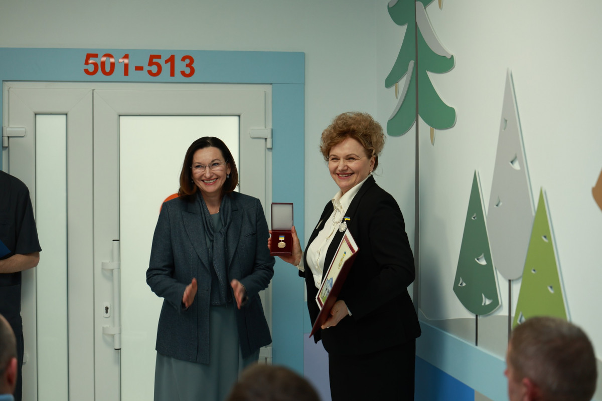 У Луцьку урочисто відкрили оновлене хірургічне відділення обласної дитячої лікарні. Фото