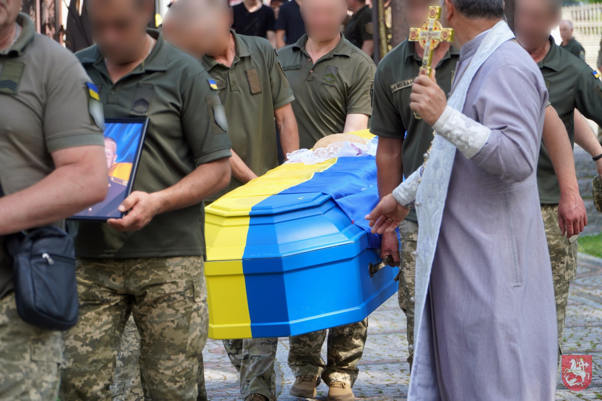 Помер від важкого захворювання у госпіталі: на Волині попрощалися з Героєм Едуардом Масленніковим