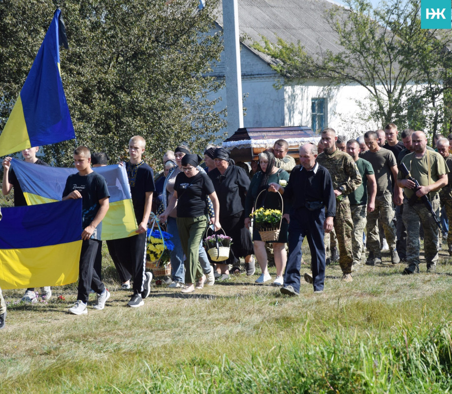 Поховали поряд із могилою його рідного брата-захисника: на Волині попрощались із Героєм Василем Мухою