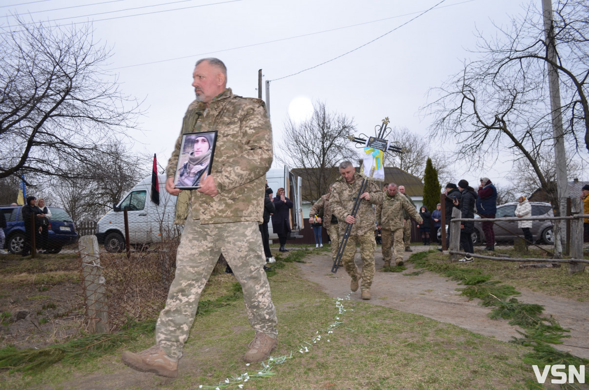 І небо плакало за ним: «на щиті» повернувся додому 23-річний Герой з Волині Віталій Забродський