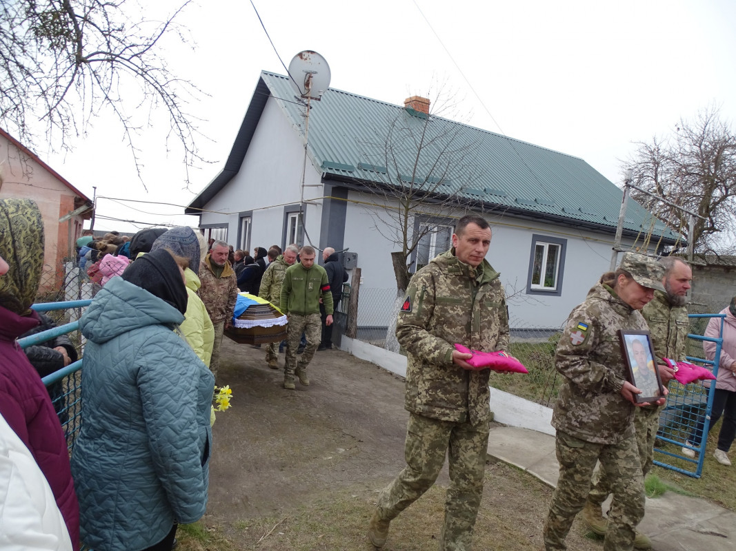 Ворожий дрон обірвав життя: на Волині попрощалися з Героєм Сергієм Панасюком