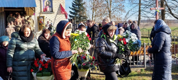 Залишилися мати, дружина та брати: на Волині поховали 26-річного Героя Віктора Шульгана
