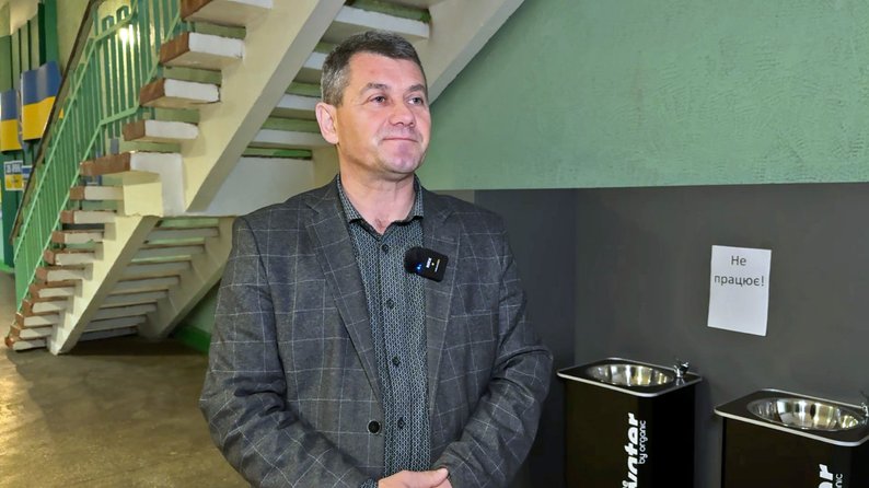 У луцьких ліцеях та дитячій поліклініці встановлюють системи очищення води та нові фонтанчики