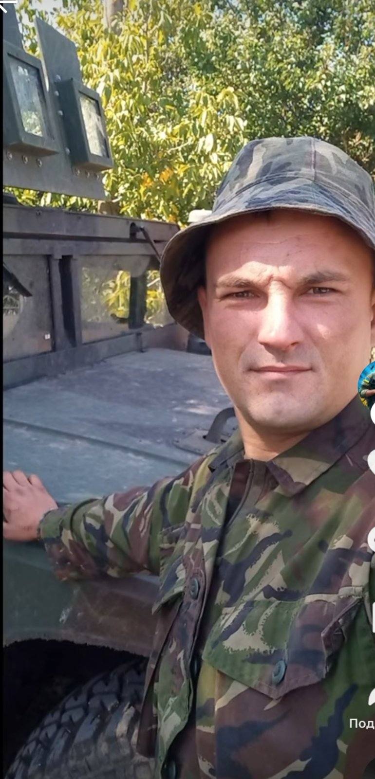 30 березня ще дзвонив сестрі, а за два дні загинув: захисника з Волині Миколу Миронюка поховали поряд з батьками