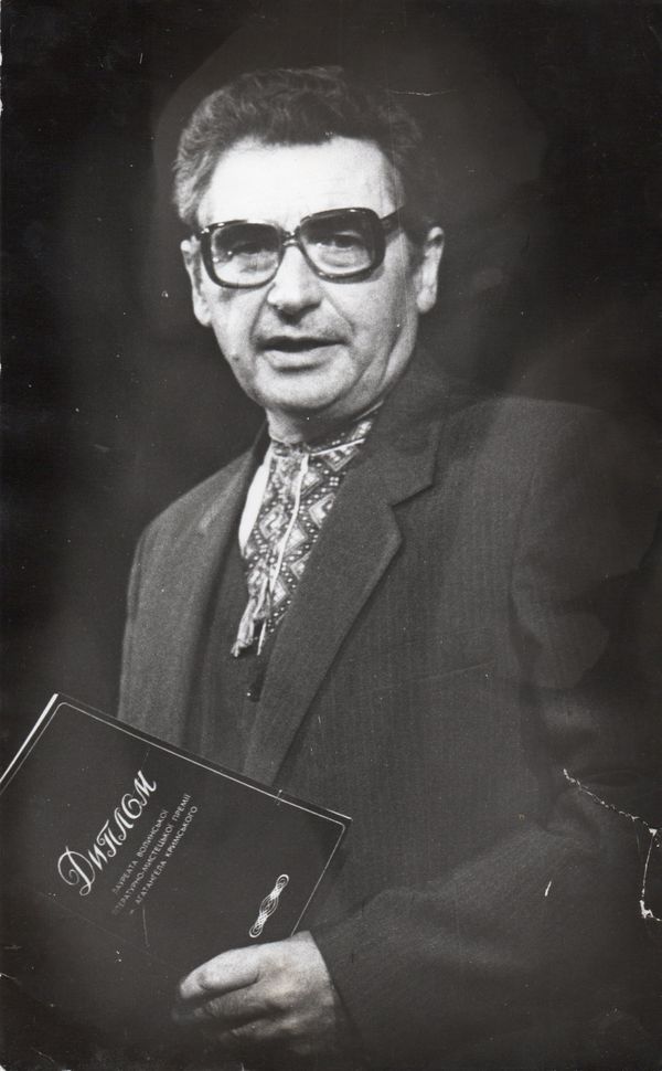 Автор понад 50 поетичних прозових та драматичних книжок: почесний громадянин Луцька відзначає 90-річчя