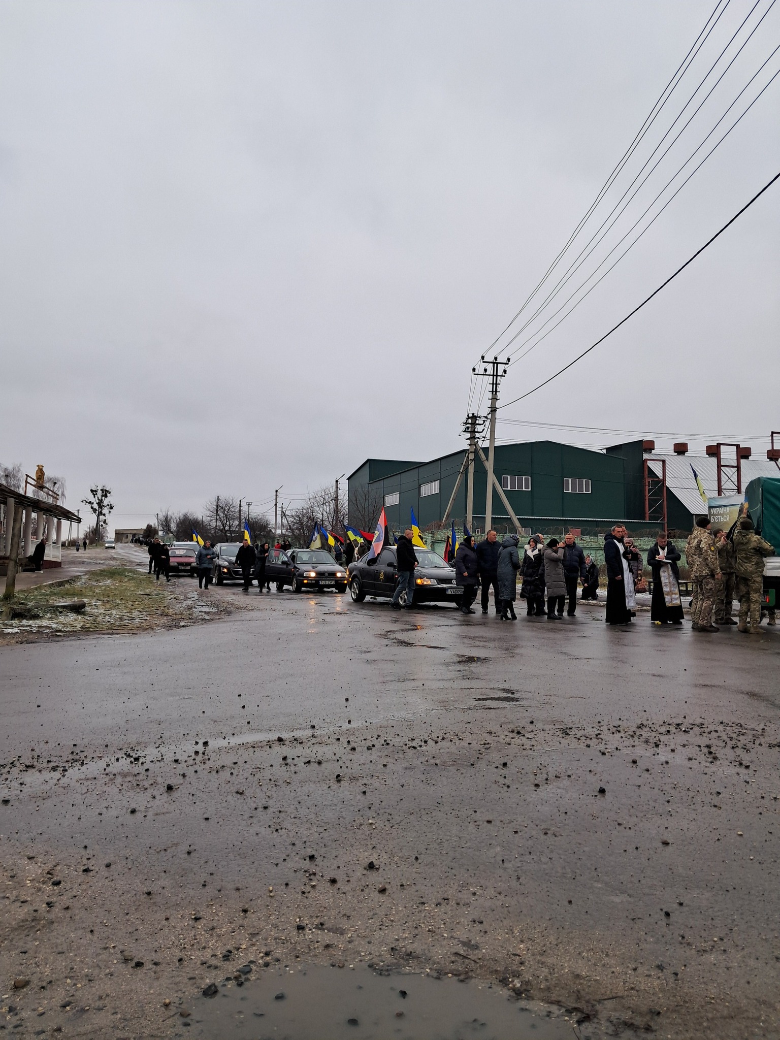 Загинув у Курській області: на Волині попрощалися з Героєм Андрієм Мисливчуком