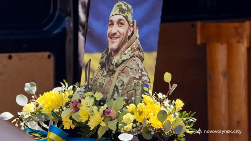 На Волині провели в останню дорогу Героя Андрія Кириченка