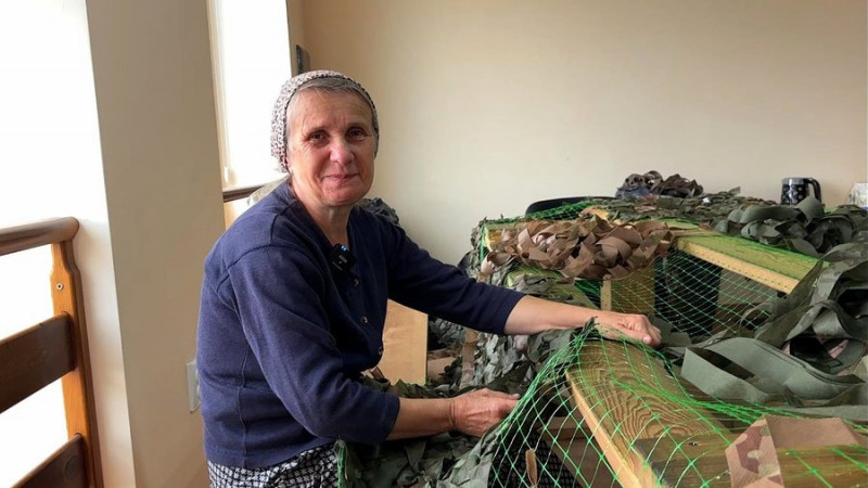 На Волині художниця розписує картинами сільську школу