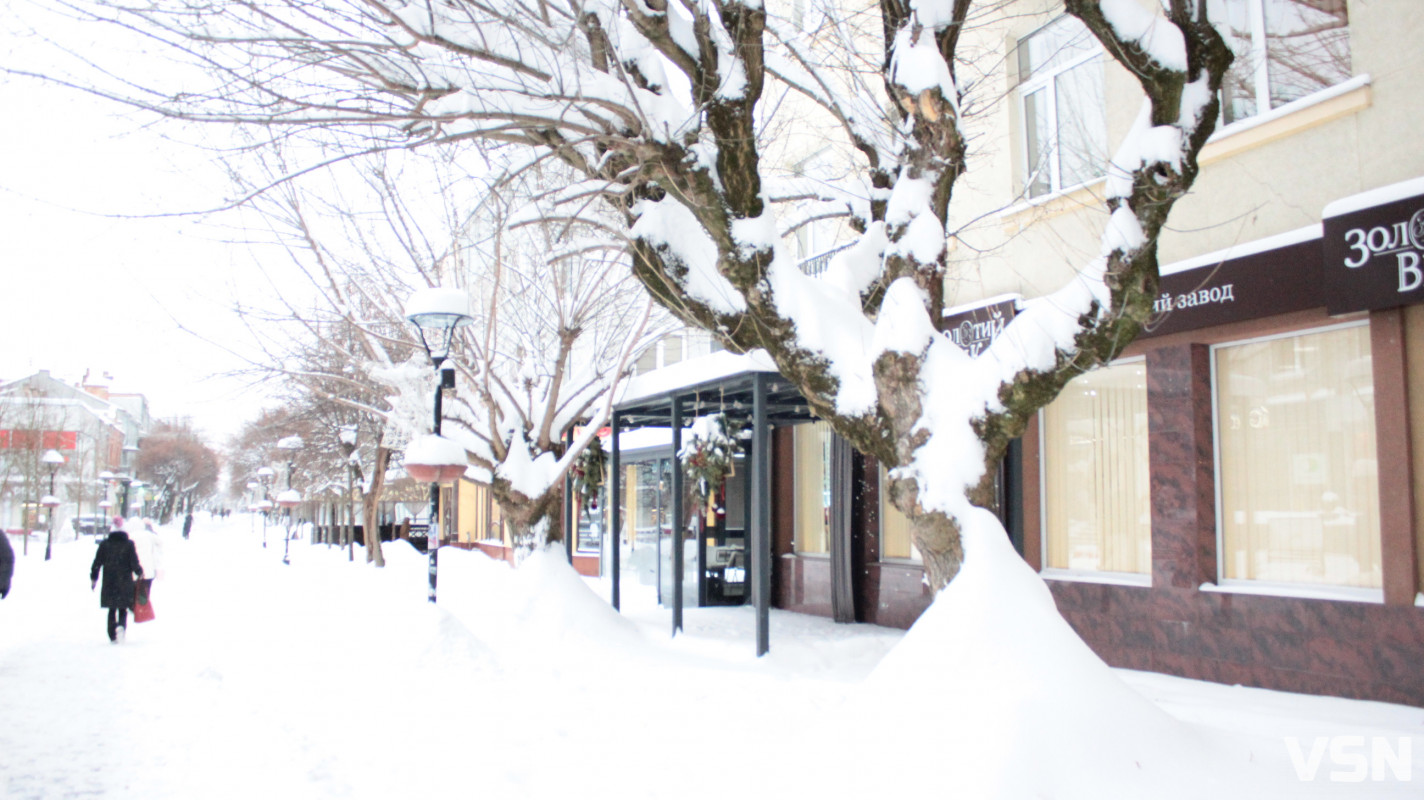Луцьк після тижня снігопадів: фоторепортаж із засніжених вулиць міста
