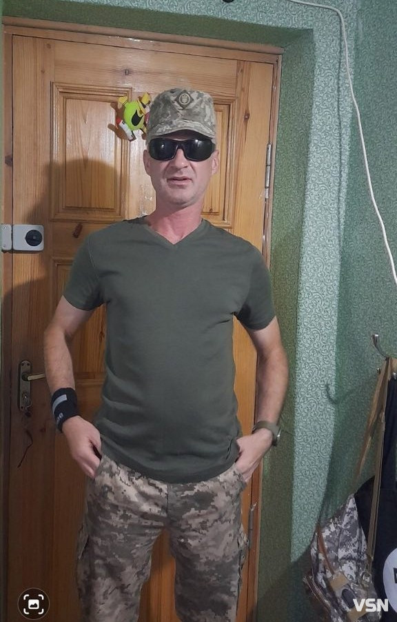 «Не хвилюйся, мамо, ми в лісі рибку ловимо», а у слухавці – вибухи: спогади про Героя з Волині Євгена Сороку