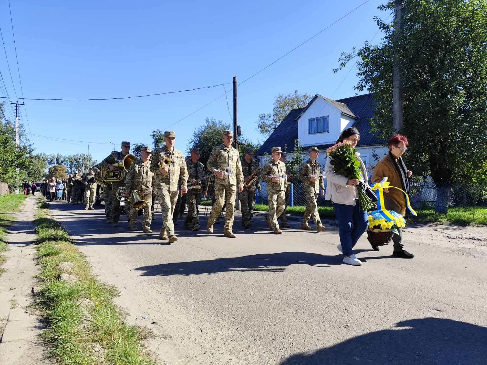 Без батька залишилися двоє синочків-школяриків: на Волині попрощались з Героєм Ігорем Богомазюком