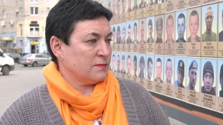 Чи переноситимуть стелу загиблих воїнів у Луцьку: що кажуть влада і родини