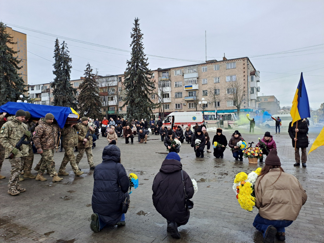 Майже 20 місяців надії та очікувань: у Ковелі попрощалися з Героєм Ярославом Лукашуком