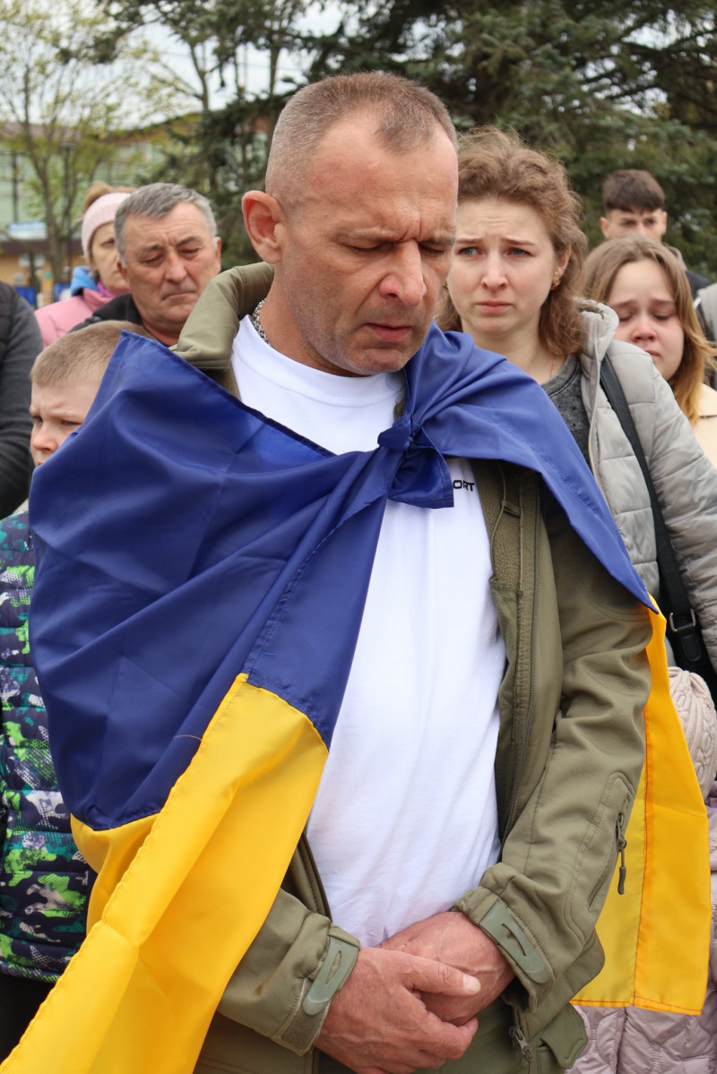 У прикордонному місті на Волині зустріли звільненого з полону військового Андрія Жолоба