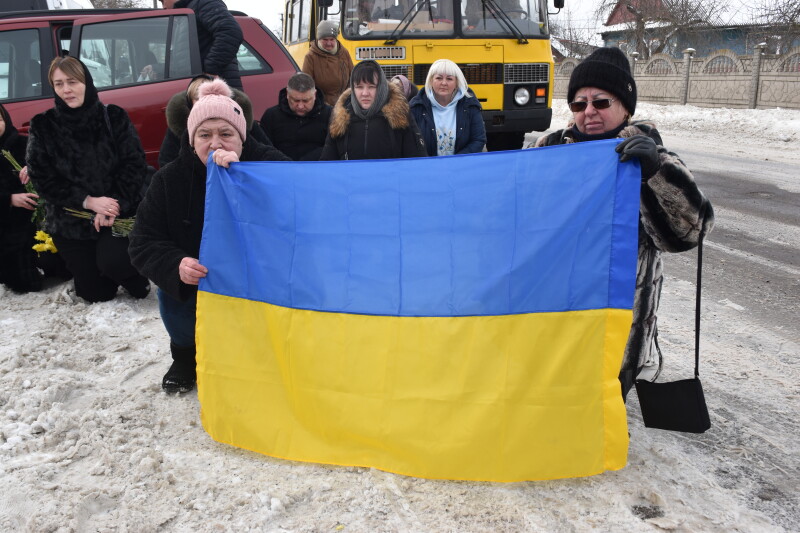 Поліг у бою понад рік тому: у Луцькій громаді попрощалися з Героєм Юрієм Кошулинським