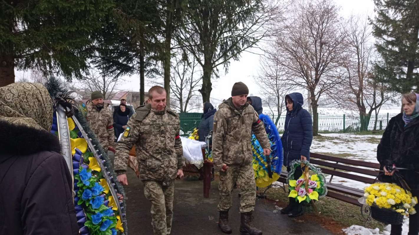 У громаді на Волині провели в останню дорогу захисника України Миколу Семенюка