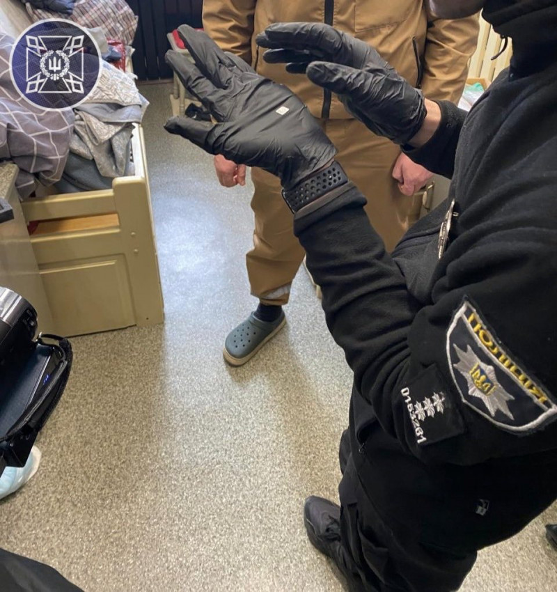 Жителі Волині постачали наркотики у виправну колонію на Рівненщині