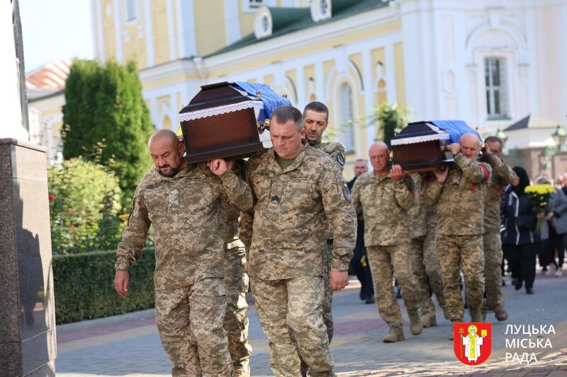 У Луцьку попрощалися з двома Героями, які тривалий час вважалися зниклими безвісти
