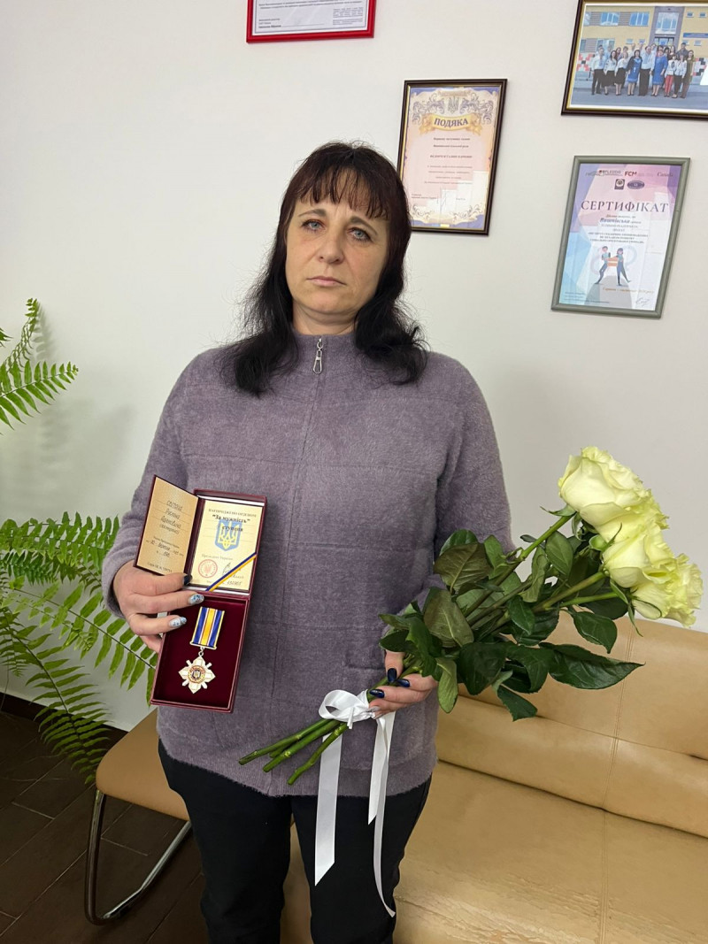 Проходив реабілітацію, але серце зупинилося внаслідок важких поранень: на Волині дружині Героя вручили його посмертну нагороду