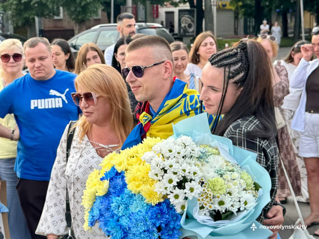 Волинь вітає Героя: Олег Карпюк повернувся додому у рідне місто після полону