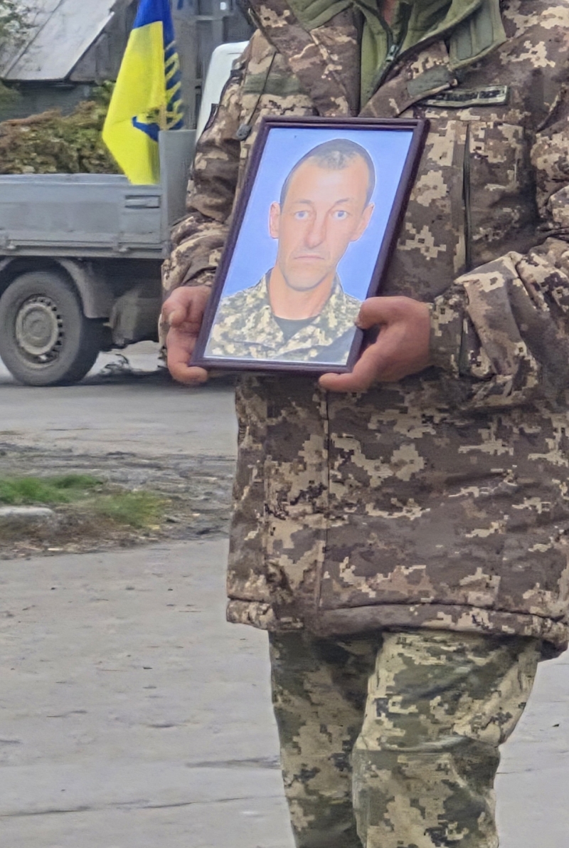 На Волині провели в останню путь Героя Олександра Шуміка, який загинув від удару FPV-дрона