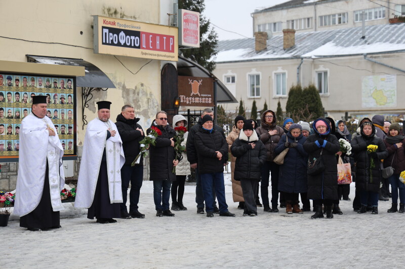 Загинув у лютому 2024 року: у Луцьку попрощалися з Героєм Дмитром Бобровським