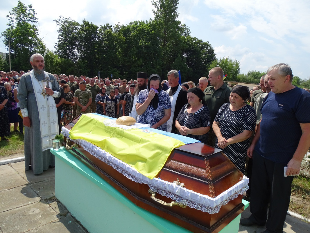 У перший день вторгнення став на захист країни: на Волині попрощалися із молодим Героєм Олександром Карпуком