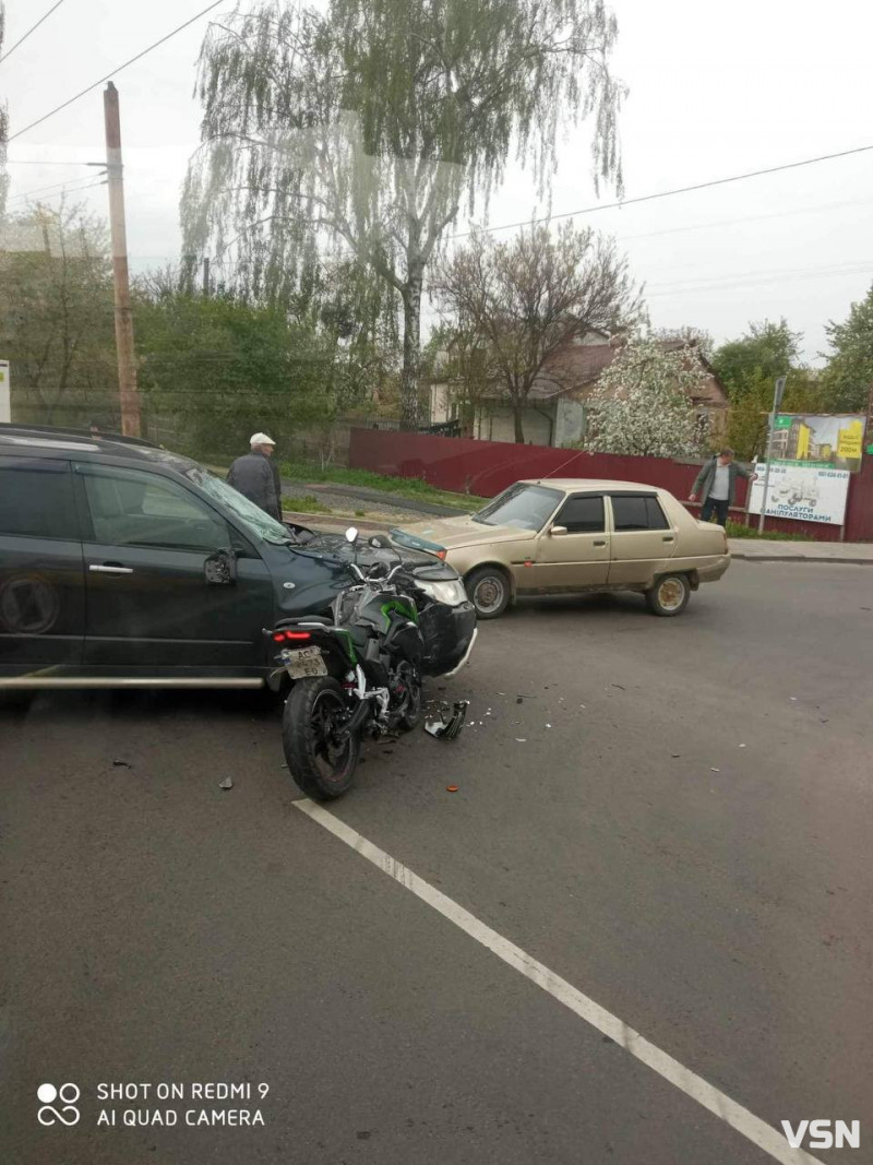 Ранкова аварія у Луцьку: постраждало двоє людей. Фото. Оновлено