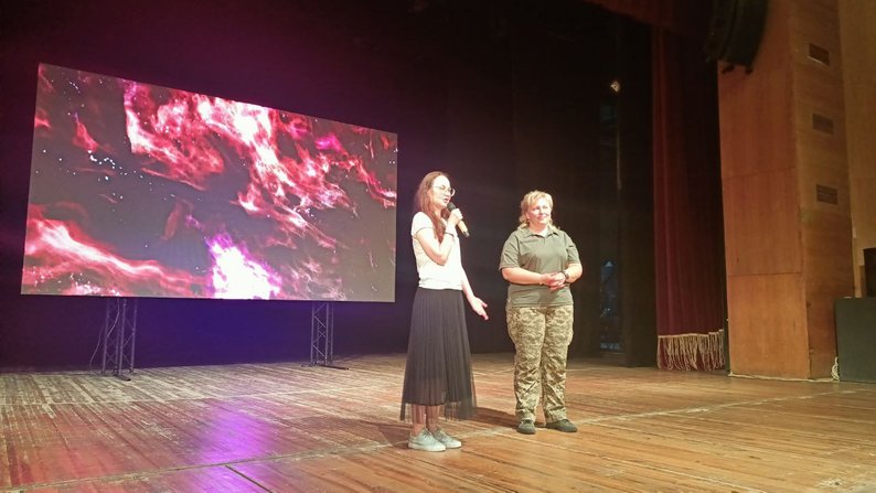«В мовчанні більше співчуття»: у Луцьку про волонтерку презентували фільм «Місія 200»