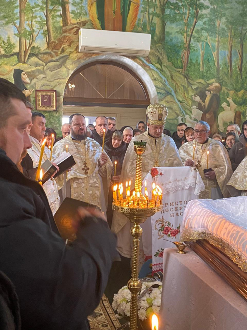 Перший український священник у місті: на Волині поховали протоієрея храму ПЦУ