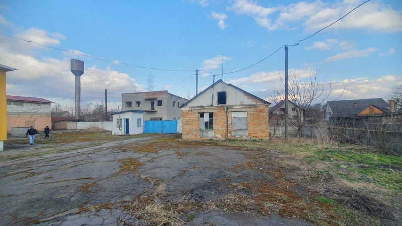 Біля Луцька продають комплекс поруч залізниці за 16 мільйонів