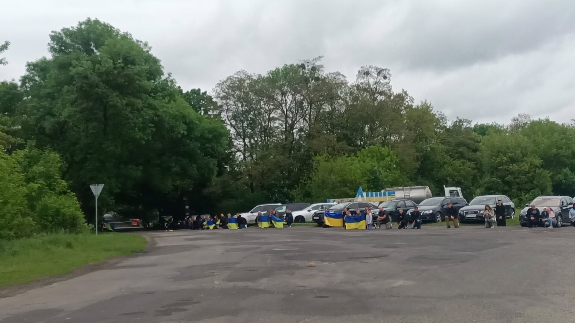 Без надійного плеча залишилися дружина, син та донька: на Волині попрощались з Героєм Павлом Плисюком