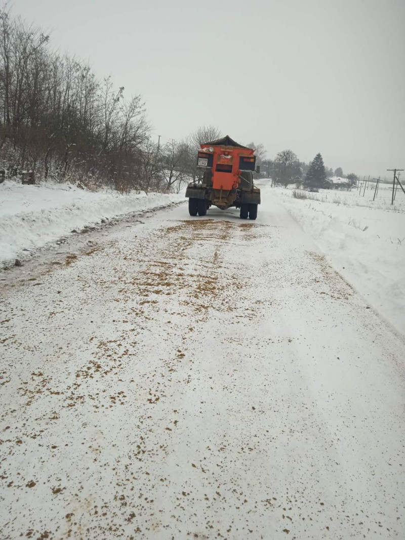 Як на Волині контролюють розчищення місцевих доріг від снігу і хто за це відповідає