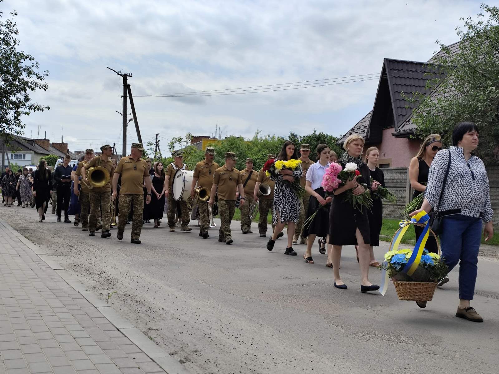 Сиротами залишилися син і донька: на Волинь повернувся загиблий Герой Володимир Зелінський