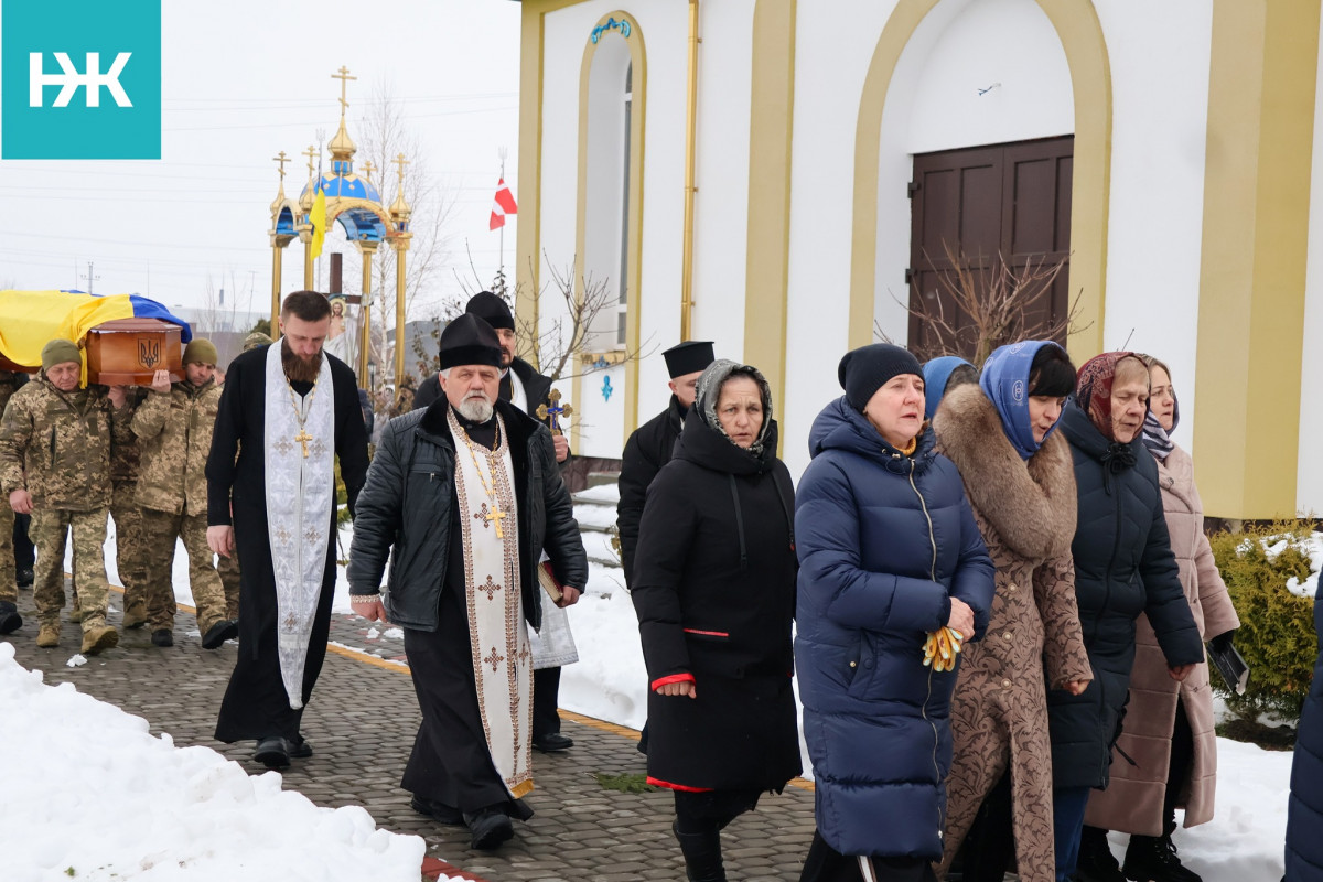 Навіки 30-річний: на Волині попрощалися з Героєм Іваном Петриком