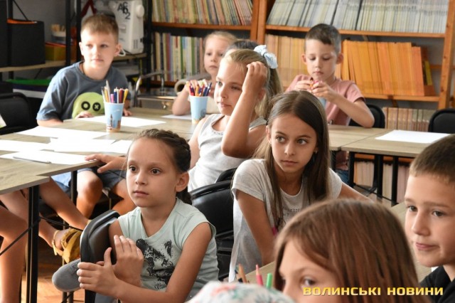 У Луцьку дітям військових та переселенців  організували розважальну програму