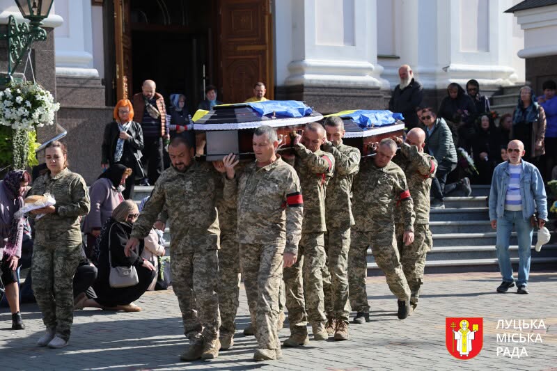 Двоє захисників повернулися додому назавжди: у Луцьку попрощалися з Василем Тихим і Максимом Василевським