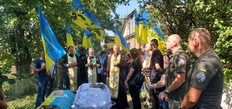 Помер під час виконання бойового завдання: на Волині попрощалися із Героєм Володимиром Черепніном