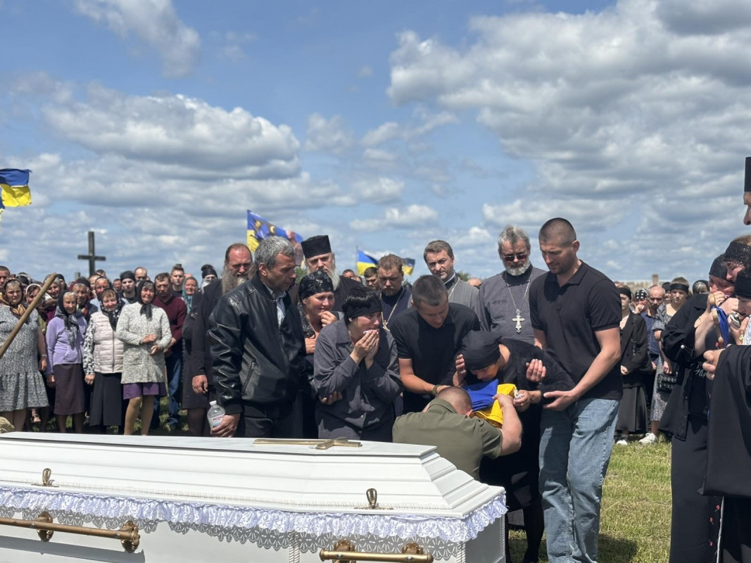 У відпустці став хрещеним, а тепер як янгол-охоронець захищатиме дівчинку з неба: Герою з Волині навіки 31 рік