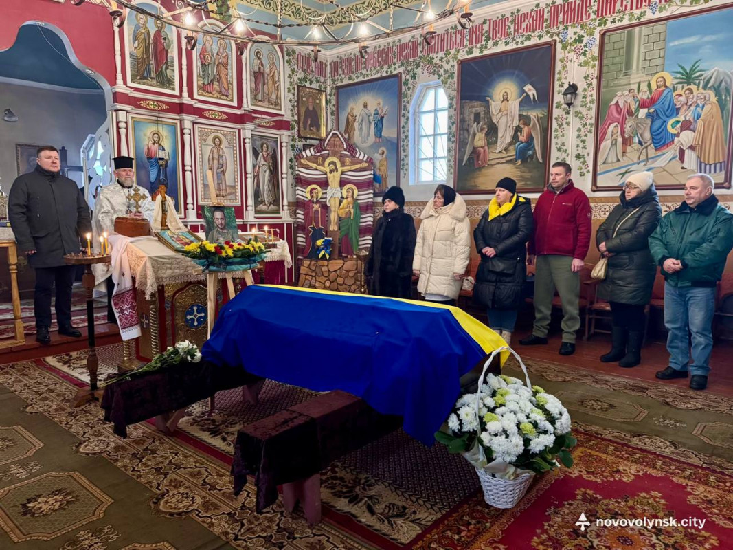 Ворожий дрон обірвав життя: на Волині попрощалися з Героєм Олексієм Куляпіним