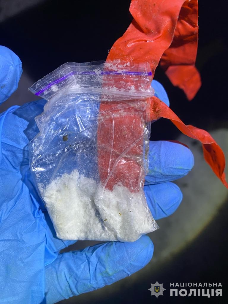 Волинські поліцейські впіймали «на гарячому» лучанина, який робив закладки наркотиків