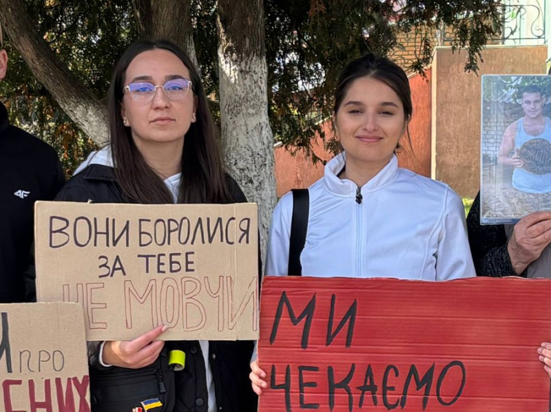 «Вони чекають на свободу»: на Волині влаштували автопробіг і мирну акцію на підтримку полонених