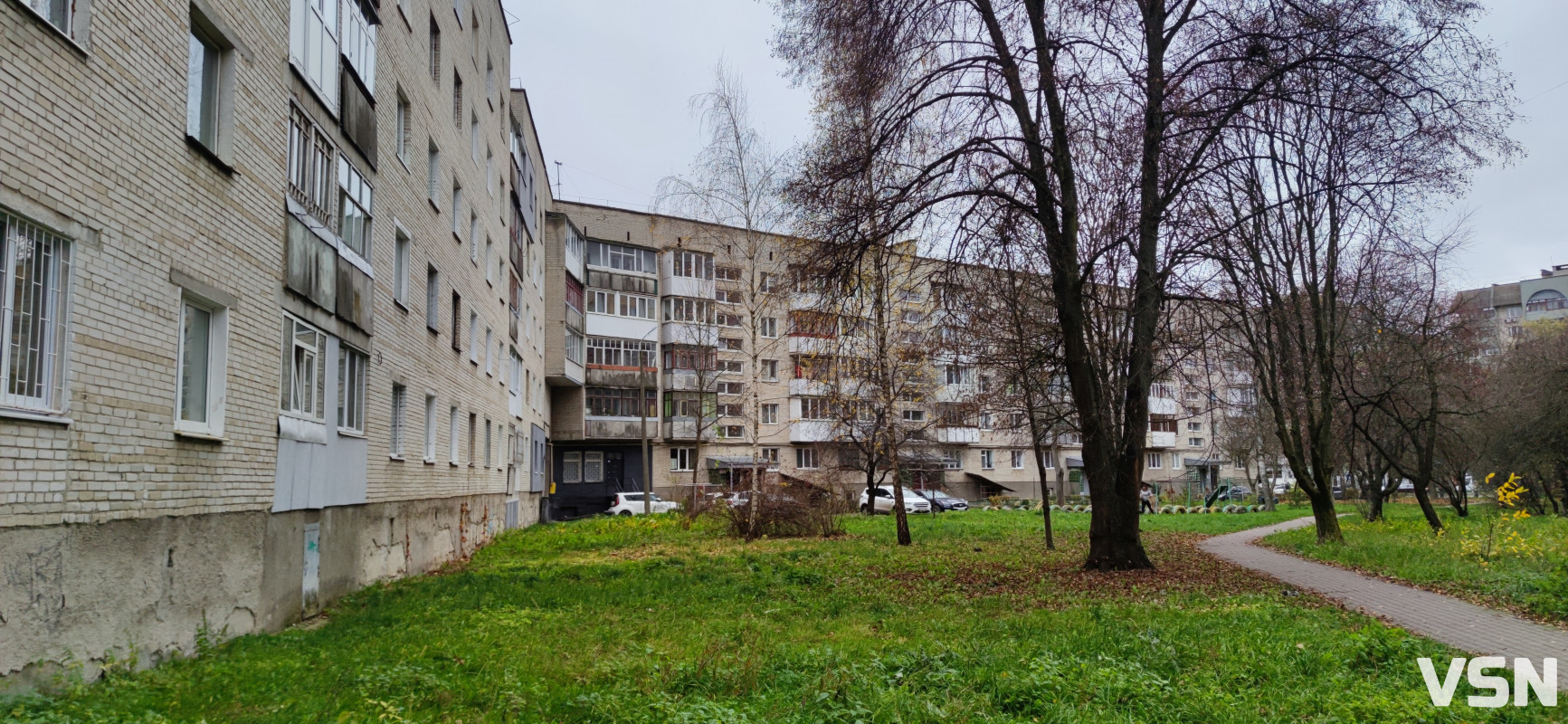 Три кілометри життя: фоторепортаж із найдовшого будинку України в Луцьку