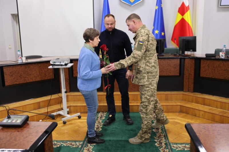 У Луцьку рідним полеглих воїнів вручили державні нагороди