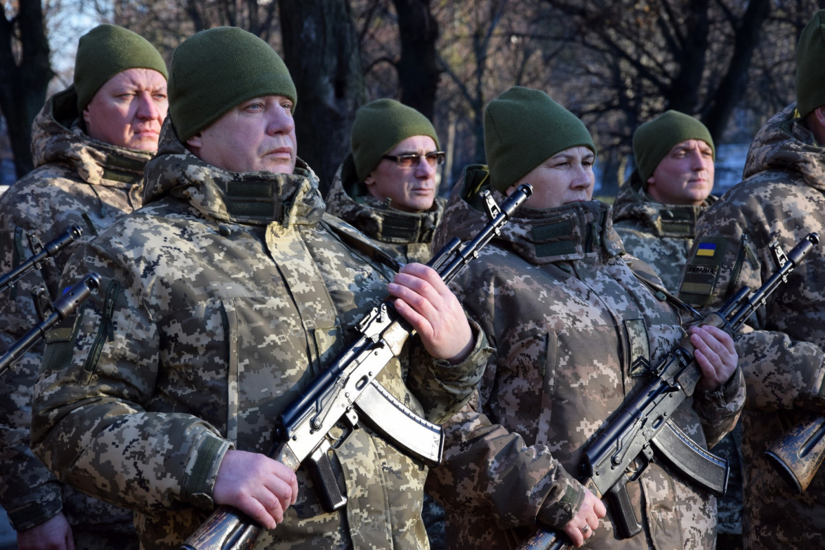Чоловіки й жінки стали до строю: на Волині новобранці прикордонної служби склали військову присягу