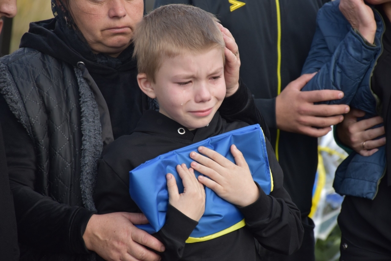 На Волині провели в останню путь 46-річного Героя Леоніда Мізернюка